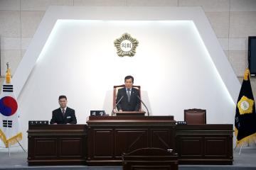 제215회 의성군의회 임시회 개회