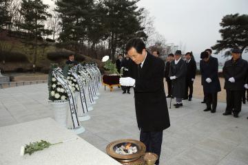 2017년 충혼탑, 항일독립기념탑참배